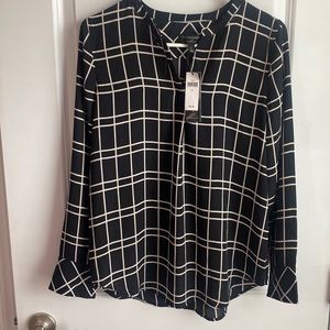 NWT Banana Republic black&white blouse!